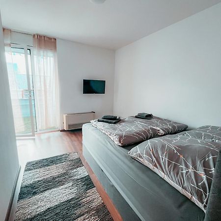 Vienna Shopping Center 3 Apartment Екстер'єр фото